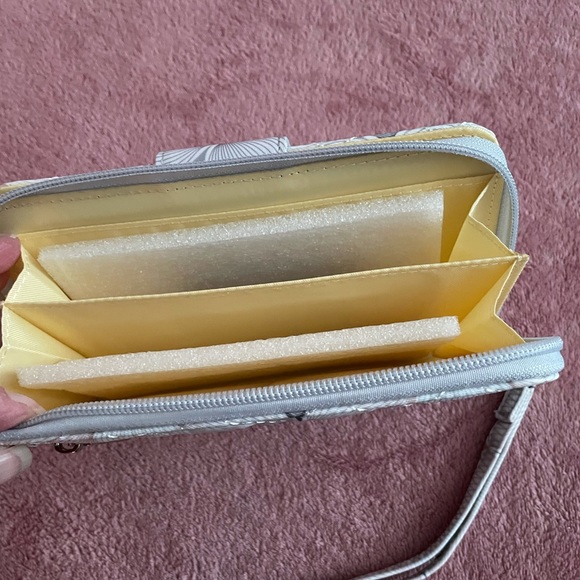 Women’s multi card case with zipper pocket wristlet - Picture 4 of 4